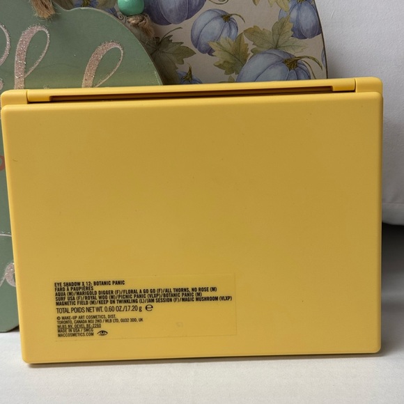 MAC Kaleidoscope Eyeshadow Palette “Botanical Panic” NIB -Discontinued - Picture 5 of 5